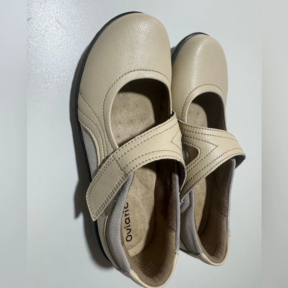 Beige woman Oviaric shoes